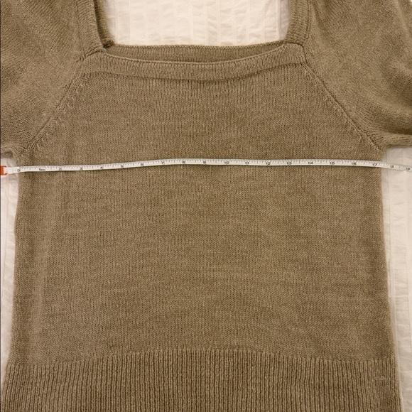 Women's Sweater - Picture 4 of 7